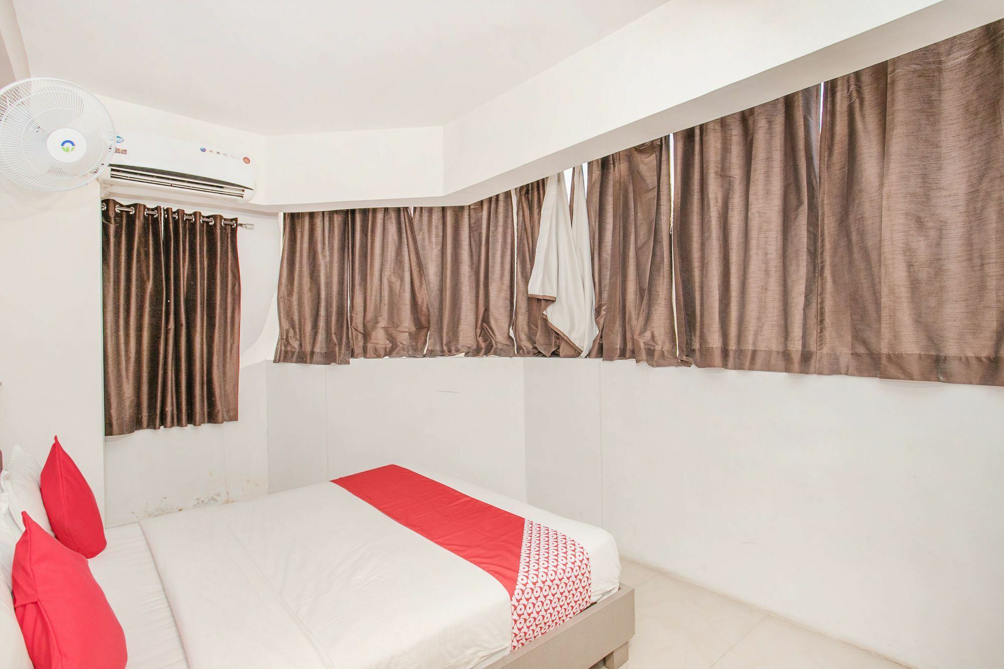 Oyo 4290 Silicon Suits Bangalore Ngoại thất bức ảnh